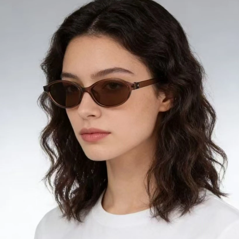 Sunglasses Cat Eye - Kacamata Hitam Oval Kecil untuk Wanita,
